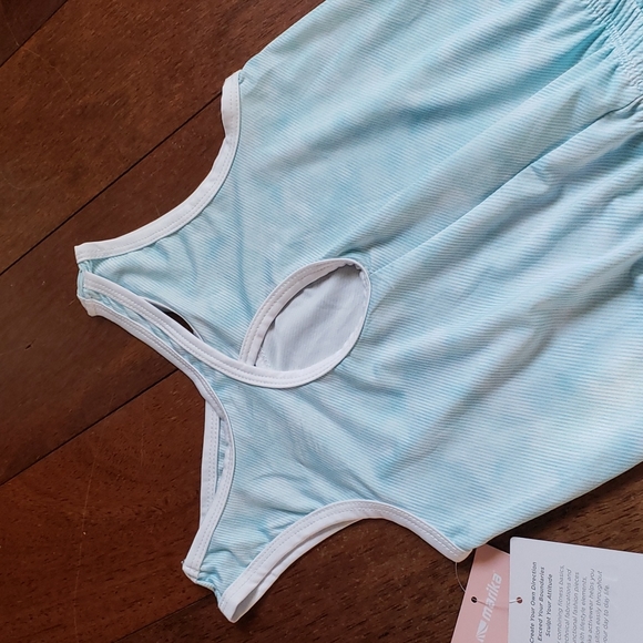 Marika | Workout Romper - Picture 5 of 8